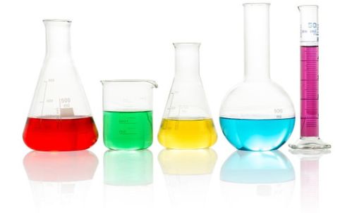 雙刃之殤 塑料制品與五金產品對環境的影響與反思